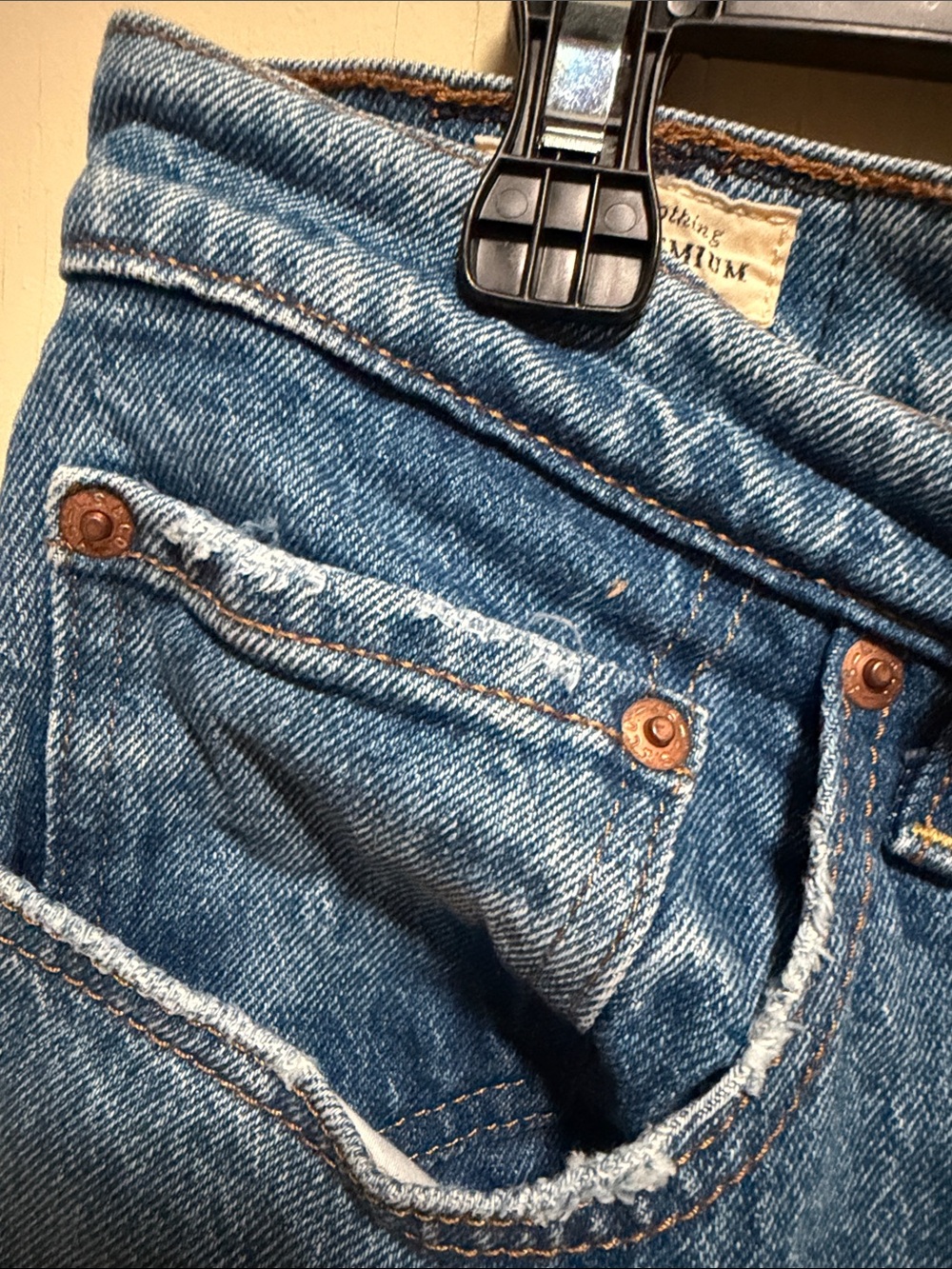 Levi’s Ribcage jeans - Picture 4 of 9